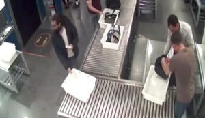 Опубліковано відео втечі наркобарона Сільвера з Борисполя. ВIДЕО