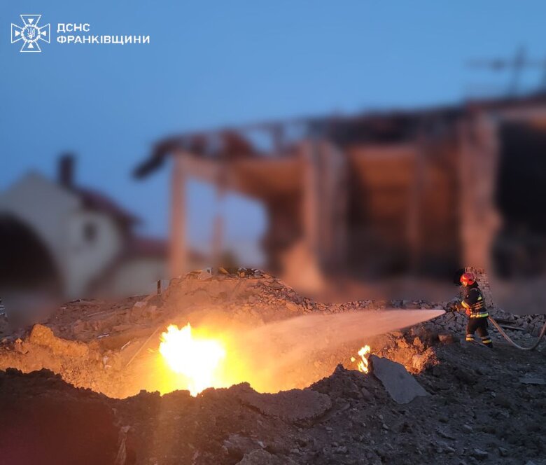 Пожежа після ракетної атаки 22 червня
