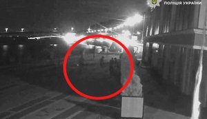 Поліція затримала двох неповнолітніх, які нападали на жінок у Києві: хлопці били кастетом і ножем. ФОТОрепортаж