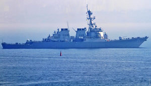 Американський ракетний есмінець "Росс" увійшов у Чорне море