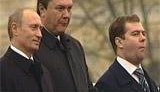 Янукович помнит Медведева еще с тех времен как угощал его конфеткой и хочет поговорить с ним о газе
