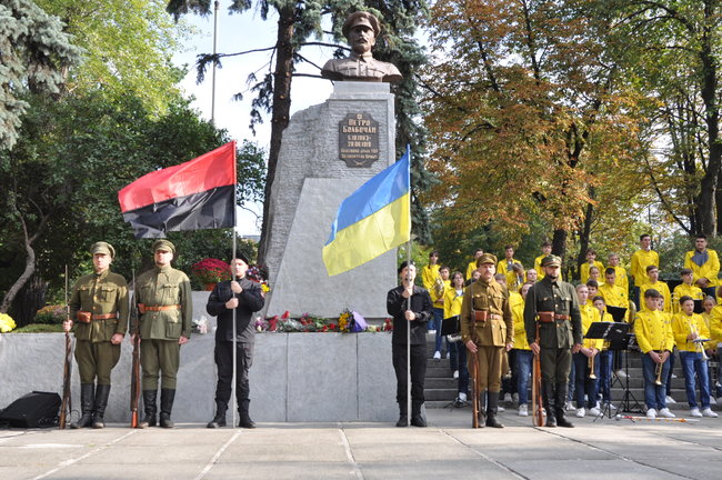 Памятник освободителю Крыма Болбочану открыли в Киеве 01