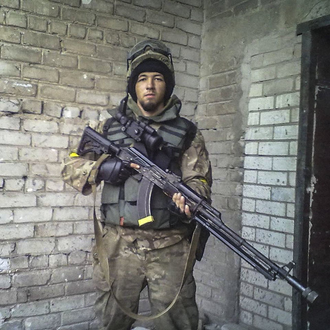 Коли почався штурм старого термінала, Сєвєр вкотре показав, який він воїн: бігав по аеропорту і намагався підбити ворожу техніку, – спогади друзів Героя України Сергія Табали 06