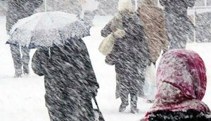 Непогода во Львове и Харькове: водителей призывают не пользоваться автомобилями