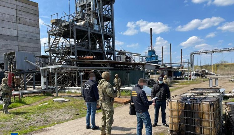 Роботу нелегального нафтозаводу блокували на Дніпропетровщині: Щодня виготовлялося кілька десятків тонн палива. ВІДЕО+ФОТОрепортаж