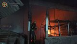 Вісім торговельних павільйонів згоріли на Оболоні в Києві, жертв немає, - ДСНС. ФОТОрепортаж