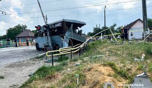 ДТП на Рівненщині за участі потяга та маршрутки: регулювальнику та водію повідомили про підозру