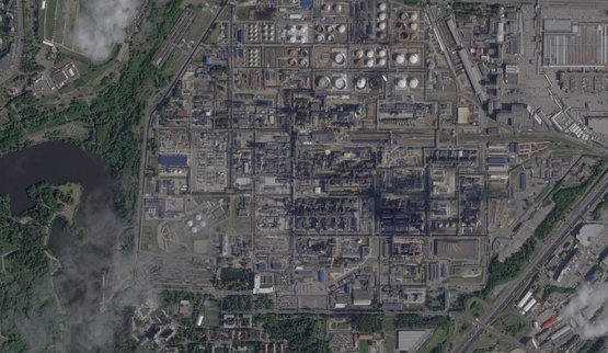 Супутники показали наслідки атак на Московський НПЗ