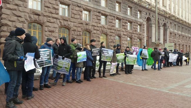 Людям потрібен парк, а не бетонне гетто, - активісти пікетують Київраду з вимогою створити екопарк на Осокорках 03