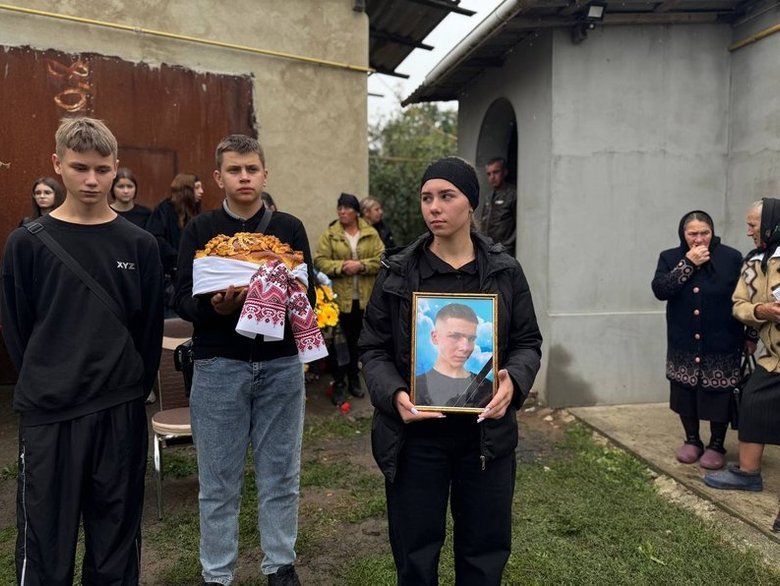 In Kopystyrin, they bid farewell to the schoolchildren