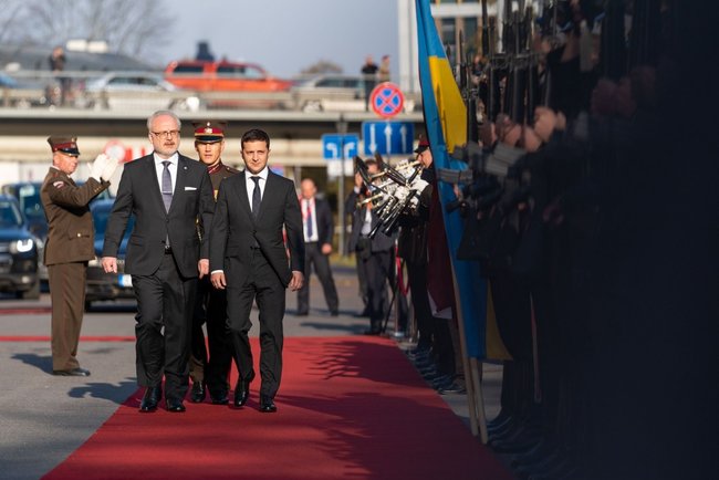 Зеленський зустрівся із президентом Латвії Левітсом 03