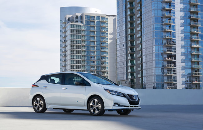 Nissan презентовала обновленный Leaf 01