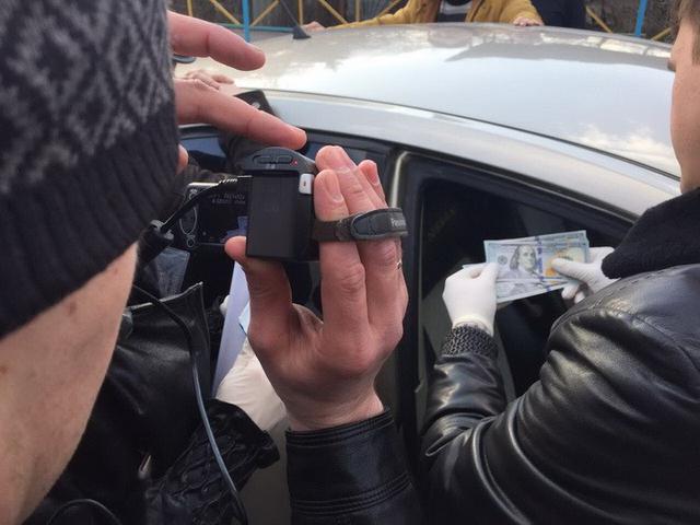 Общественники в Хмельницком требовали $600 от кандидата в чиновники, - СБУ 01 Общественники в Хмельницком требовали $600 от кандидата в чиновники, - СБУ 01