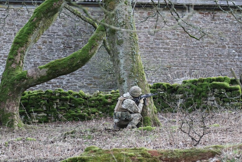 Украинские военные отрабатывают в Британии ведение огня из NLAW 06