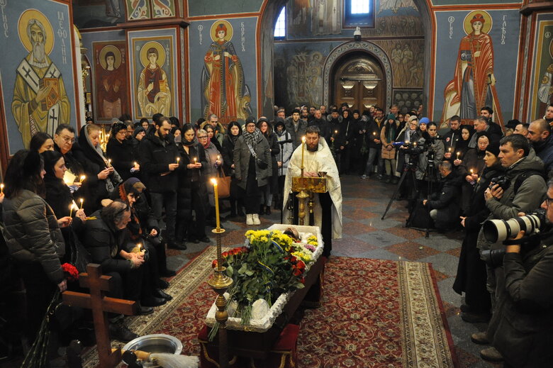 Зі столичним екскурсоводом та воїном Сергієм Мироновим, який загинув у бою з окупантами, попрощалися у Києві 43