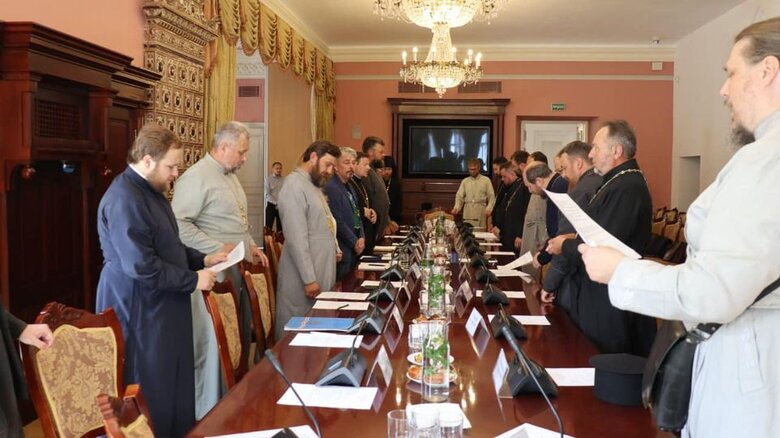 Representatives of clergy of OCU and UOC met to overcome division 01