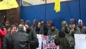 Activists lift blockade of Lukianivka prison after Yanukovych's interview fails. VIDEO+PHOTOS