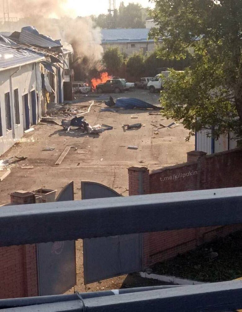 Armed Forces hit Rashist barracks in occupied Yasynuvatya 03
