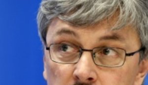 Нацраді з ТБ нічого не заважало видати нам ліцензію сьогодні, але цього не відбувається. А відбуваються розмови на тему "будьте лояльнішими до президента", - гендиректор "1+1" Ткаченко
