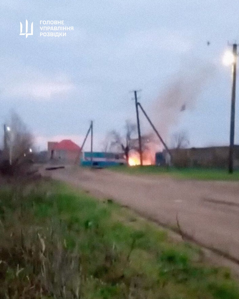 Броньовик із кадирівцями підірвали в Мелітополі