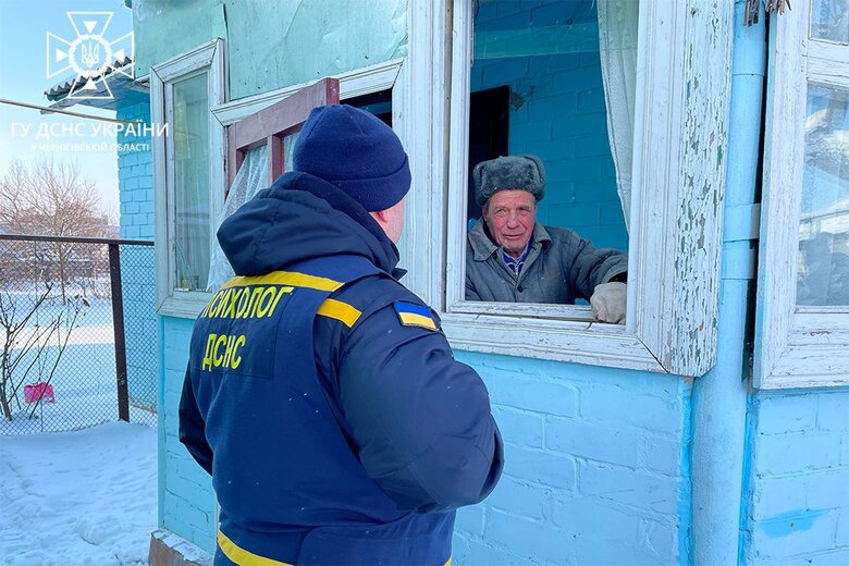 Multi-apartment building, 23 private houses and four shops damaged as result of enemy missile debris in Chernihiv - SES 04