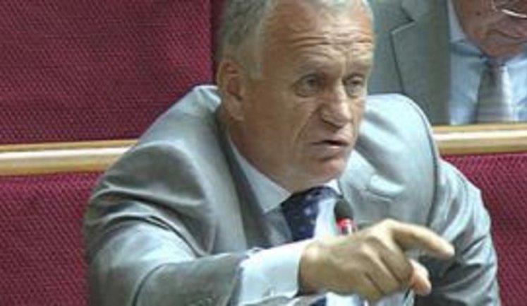 Сухой ушел в оппозицию: Плохие помаранчивые сорвали оздоровление пожилых людей на три месяца, а мы - уже на шесть. ВИДЕО.