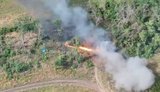 Внаслідок удару FPV-дрона та детонації боєкомплекту палаючу автівку рашистів протягнуло по місцевості. ВIДЕО