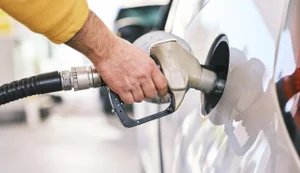 Українські АЗС продовжують працювати попри удари Росії
