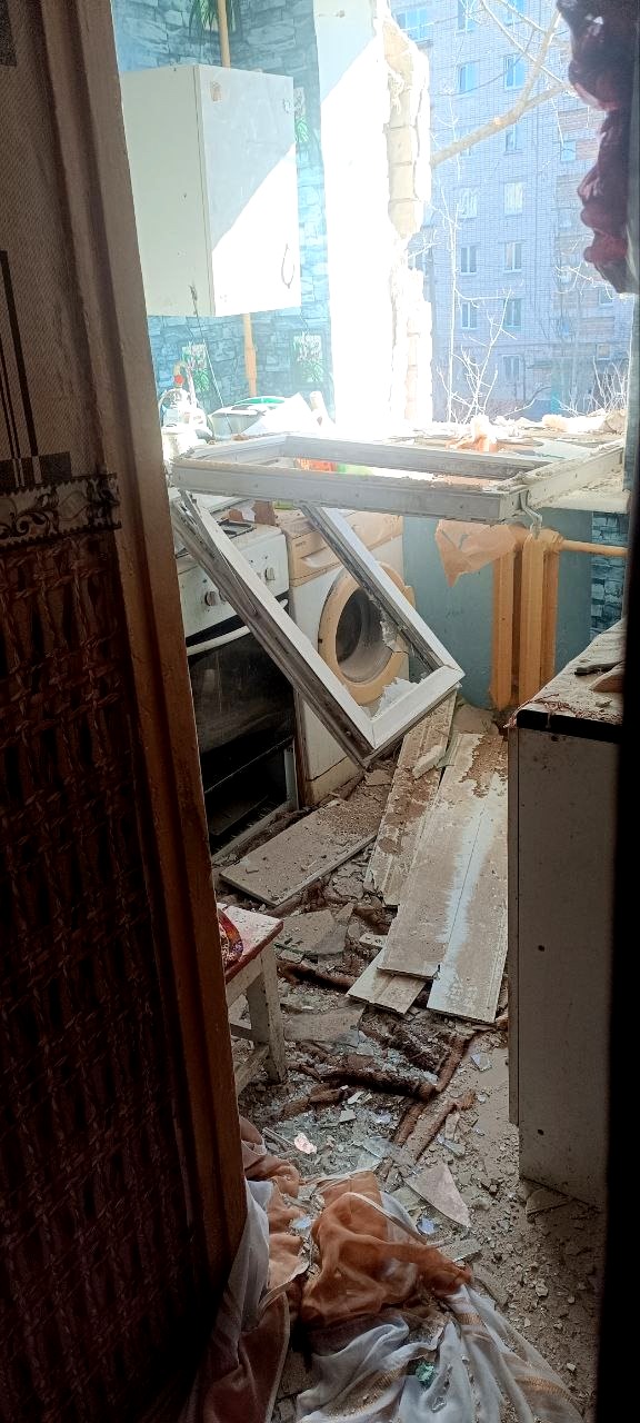 Враг более 60 раз обстрелял Херсонщину. В областном центре повреждены дома и вокзал, есть раненые 05