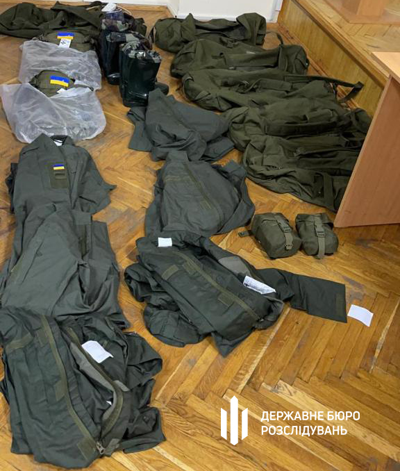 Старшина роти кілька місяців розкрадав майно столичної військової частини, - ДБР 03 Старшина роти кілька місяців розкрадав майно столичної військової частини, - ДБР 03