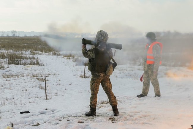 Военнослужащие ООС прошли курс стрельбы из огнемета 05