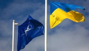 У НАТО мають належним чином оцінювати внесок України в регіональну та світову безпеку, - Порошенко