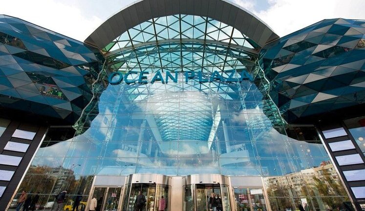 Банк, ТРЦ Ocean Plaza та завод: Україна націоналізувала активи російських олігархів на мільярди гривень