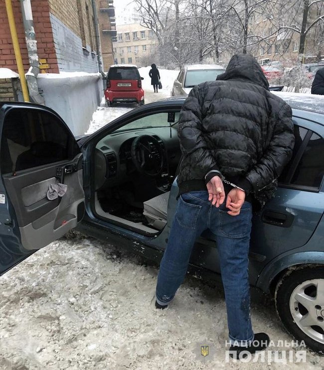 Затримано групу іноземців, які обкрадали автомобілі киян, - Нацполіція 01