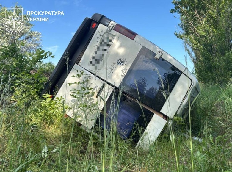 A bus carrying schoolchildren overturned in the Kharkiv region: what is known?