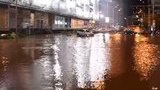 Сильна злива знову затопила центр Києва: "Машини змивало з дороги". ВIДЕО