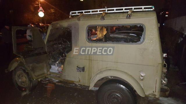 На Соломенке в Киеве загорелись три автомобиля 02