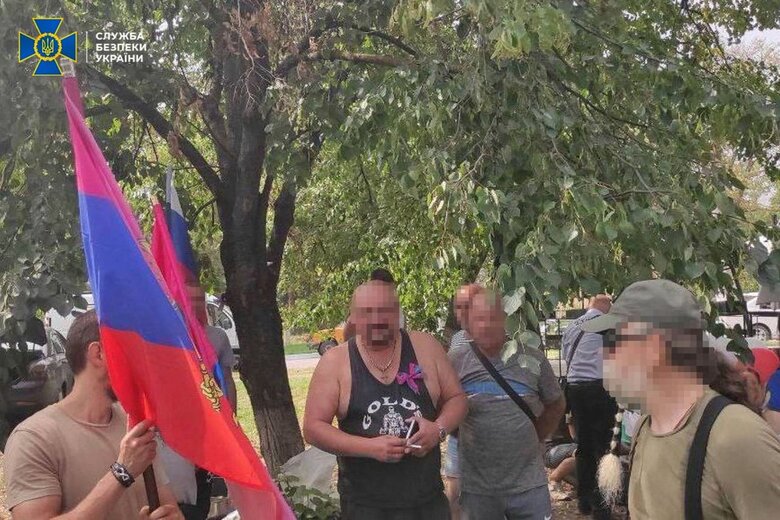 СБУ задержала предателя, помогавшего россиянам строить блокпосты на оккупированной части Харьковщины 03