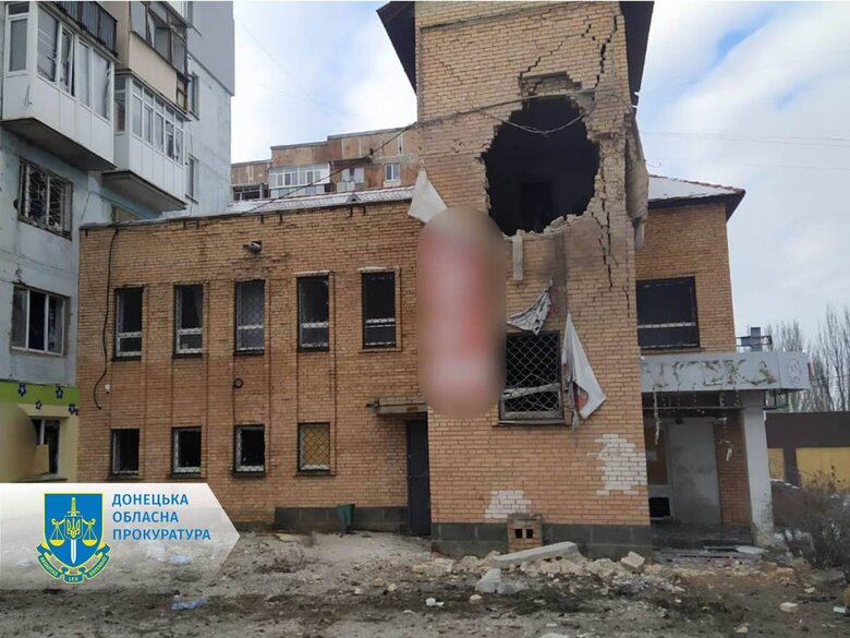 Наслідки обстрілу житлового масиву Бахмуту російськими окупантами 03