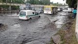 После ливня некоторые улицы Киева ушли под воду. ФОТОрепортаж