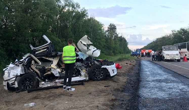 Перша смертельна ДТП за участю Tesla сталася на трасі Київ-Житомир. ФОТОрепортаж