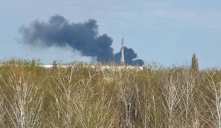 Нефтехимический завод атаковали дроны в российском Стерлитамаке. ВИДЕО