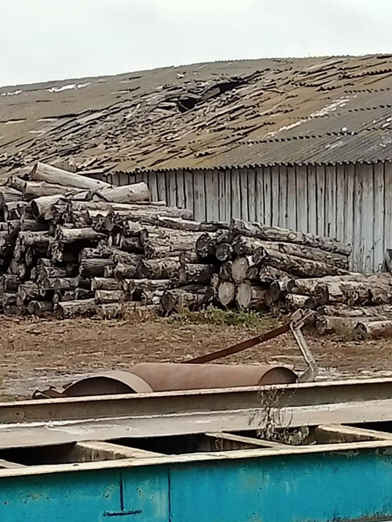 Последствия вражеских обстрелов Сумщины: Пострадало агропредприятие, прилеты рядом с админзданием 06 Последствия вражеских обстрелов Сумщины: Пострадало агропредприятие, прилеты рядом с админзданием 06
