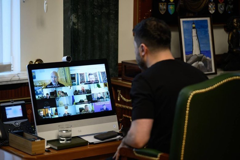 Массированный удар по Киеву: Зеленский заслушал доклады