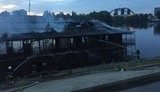 Вночі на Подолі дотла згорів дебаркадер, - ДСНС. ФОТОрепортаж