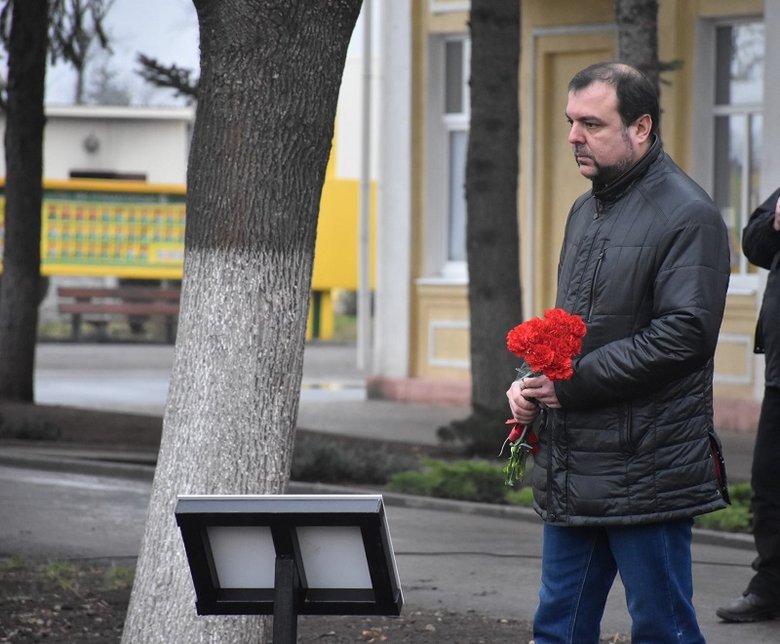 Пам’ятник убитому найманцями РФ Народному Герою України Степану Чубенку встановили у Краматорську 14