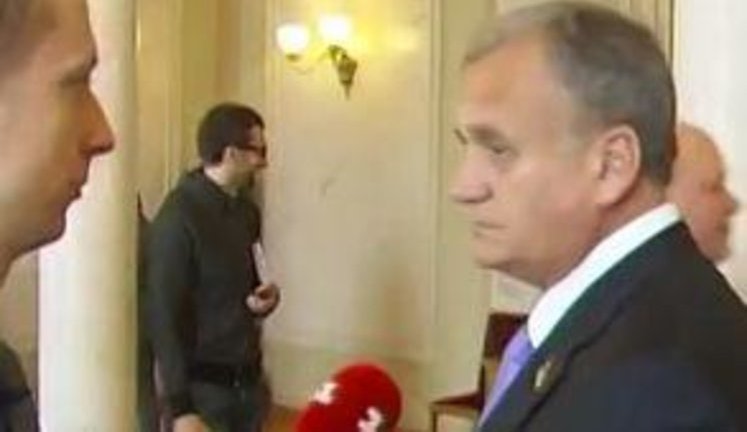 Политический курьез: Чего не поняли и что услышали депутаты в послании Януковича. ВИДЕО.