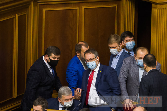 Книга про чекістів для Папієва, Шуфрич обговорює купівлю картини, слуги народу обурюються через протести ФОПів: 100% це охлократія, - день роботи ВР 4 грудня 31