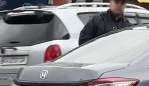 Неизвестные напали на военного на дороге в Киеве: полиция устанавливает обстоятельства. ФОТО