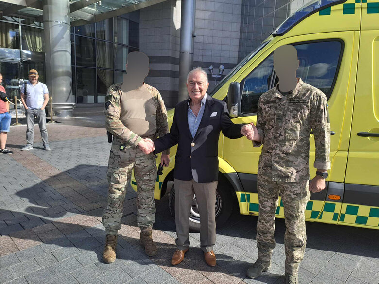 Австралійський бізнесмен Тревізан передав ССО евакомобіль